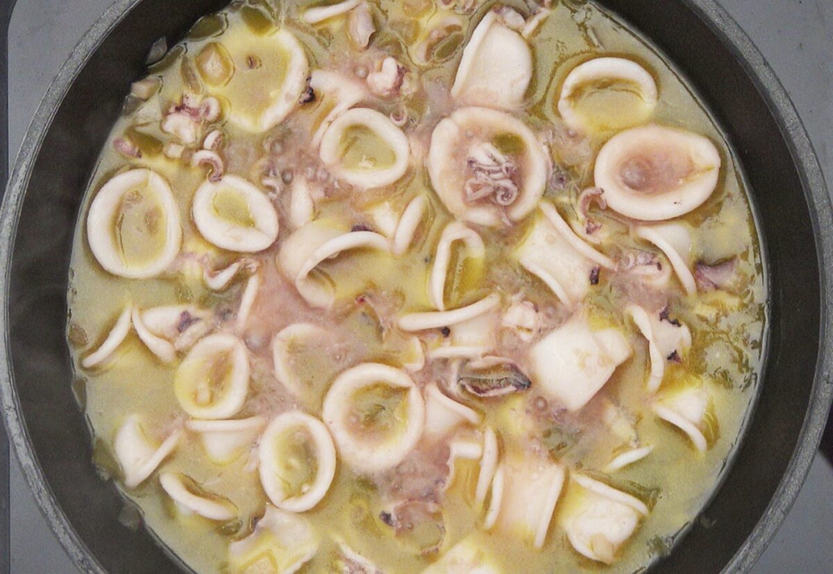 Chipirones afogados. Receta tradicional asturiana paso a paso
