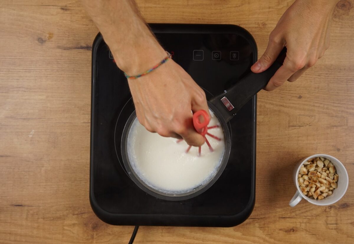 Manjar blanco o menjar blanc. Postre casero y fácil