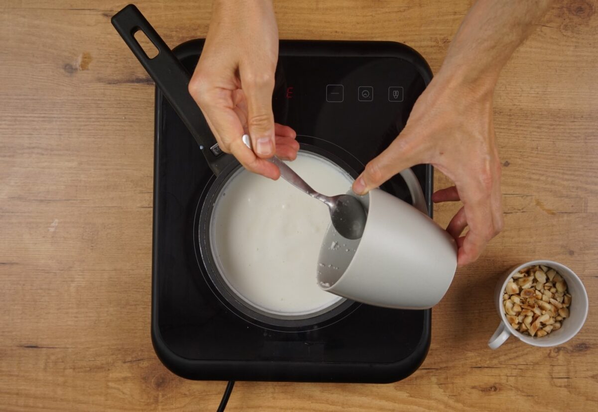 Manjar blanco o menjar blanc. Postre casero y fácil