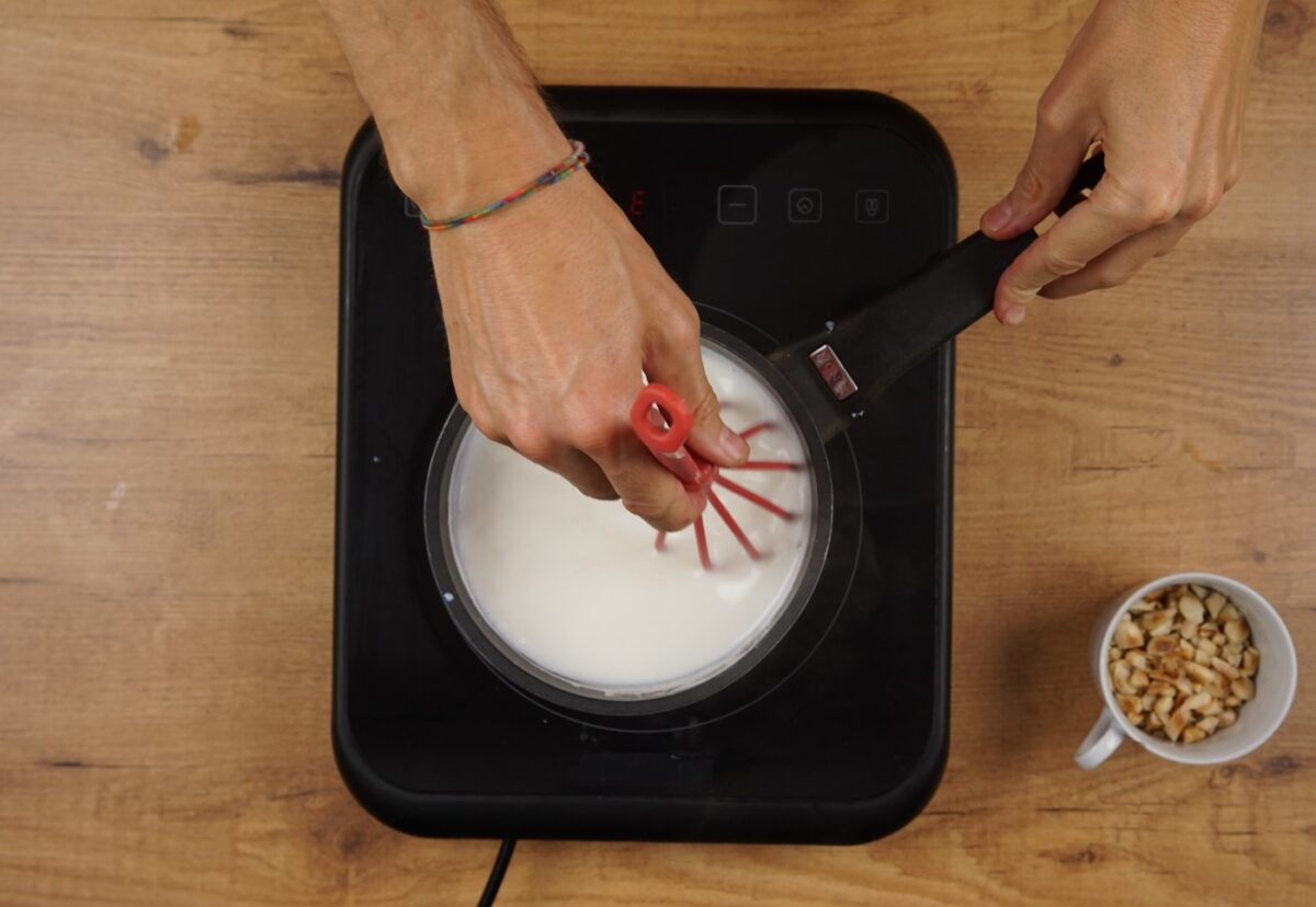 Manjar blanco o menjar blanc. Postre casero y fácil