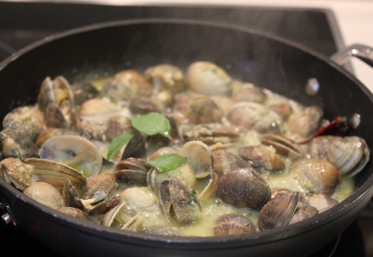 Almejas en salsa verde