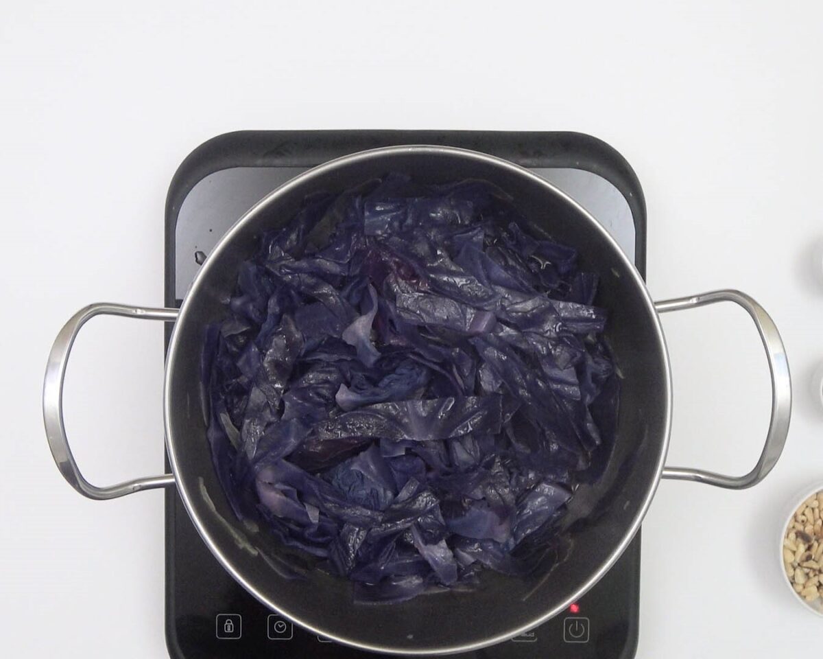 Lombarda con piñones. Receta navideña ideal para comer sano en Navidad