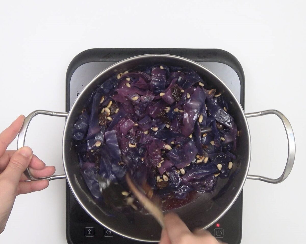 Lombarda con piñones. Receta navideña ideal para comer sano en Navidad