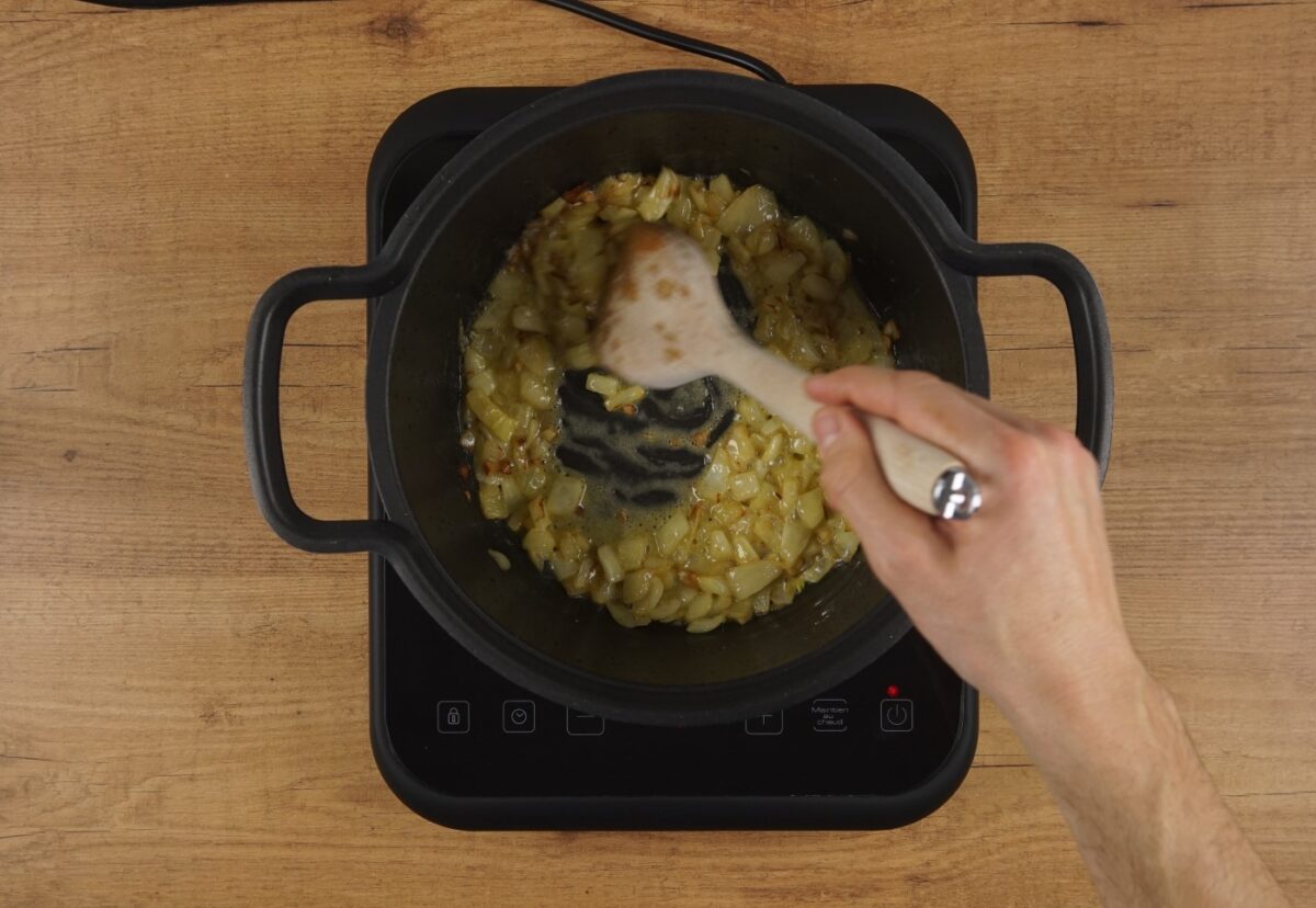 Codornices con champiñones. Un guiso delicioso y fácil