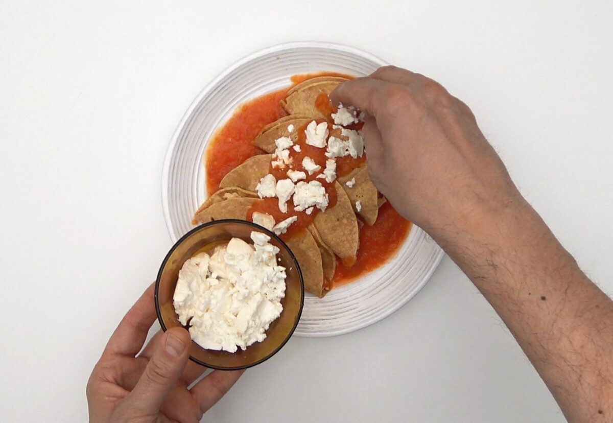 Entomatadas rellenas de pollo y queso. Receta mexicana deliciosa paso a paso