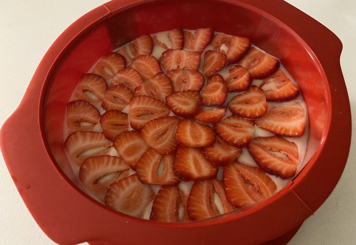 Cómo hacer tarta mousse de fruta sin horno. Postre de frutas de temporada