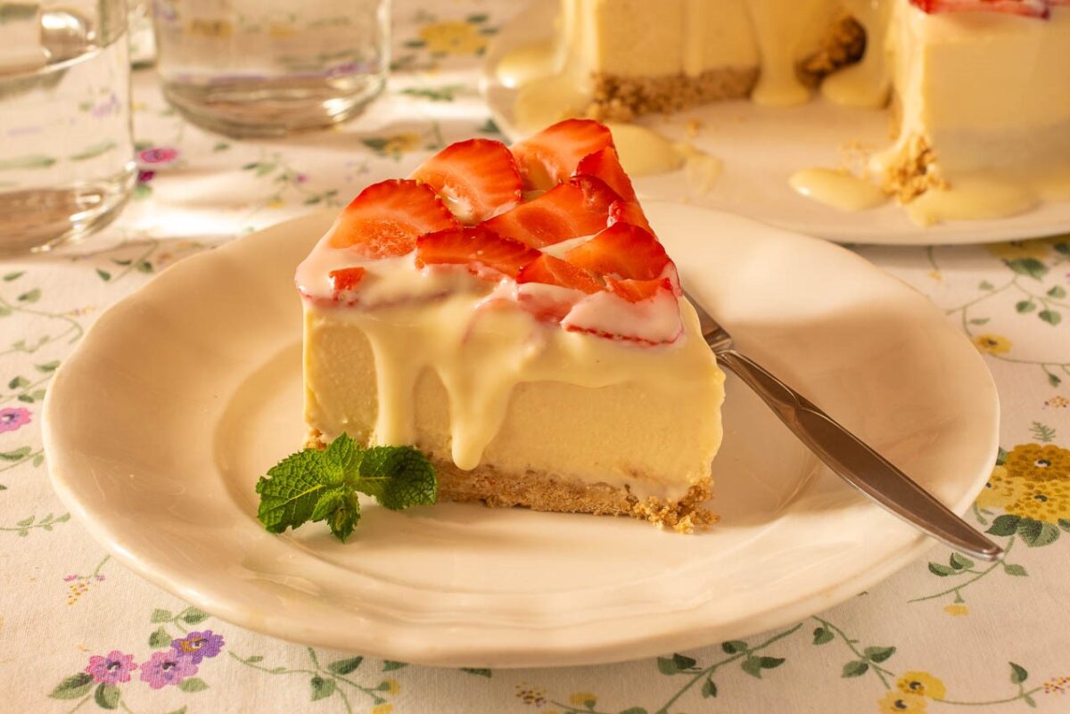 Cómo hacer tarta mousse de fruta sin horno. Postre de frutas de temporada