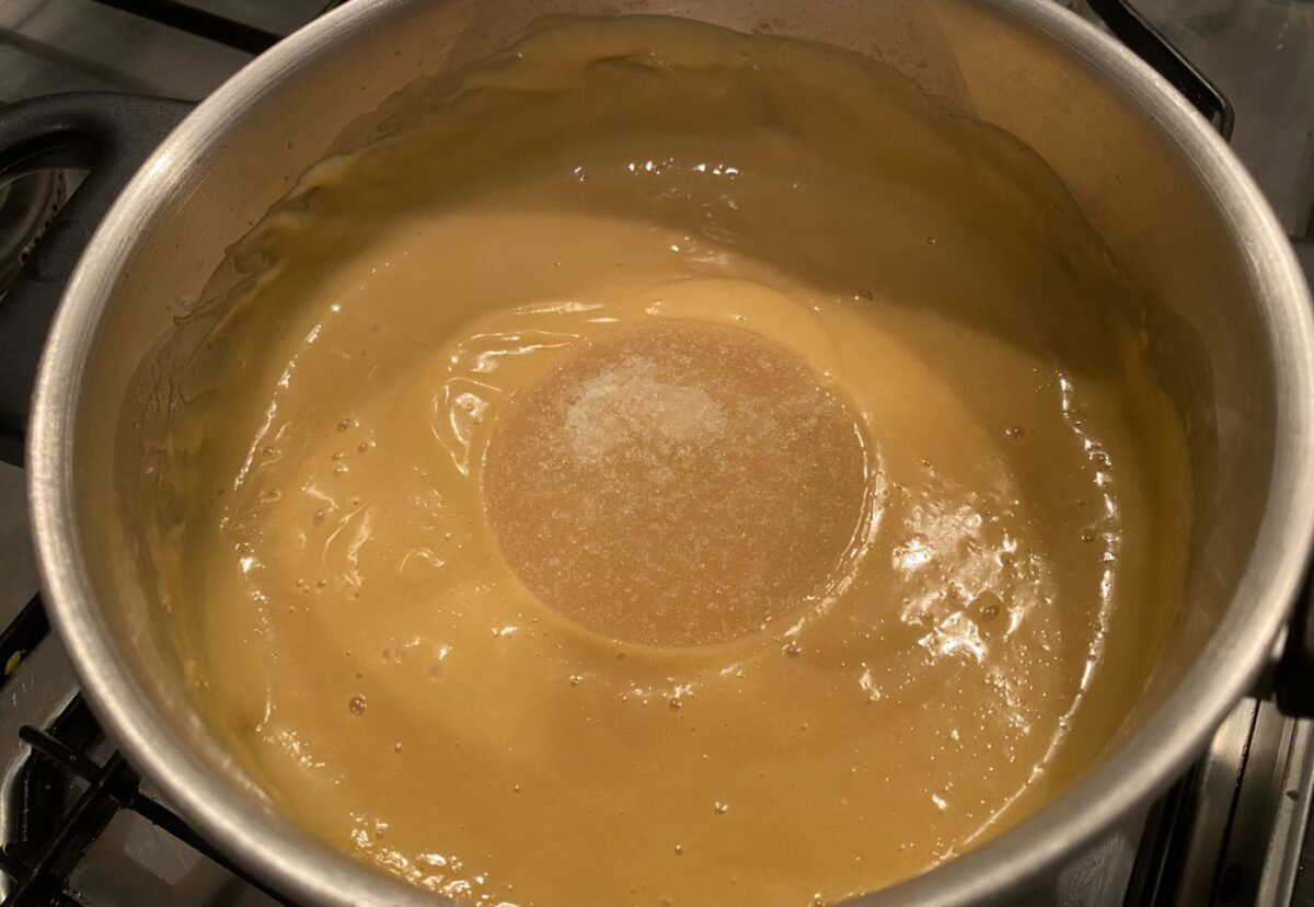 Cómo hacer tarta mousse de fruta sin horno. Postre de frutas de temporada