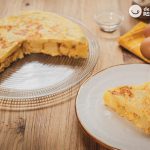 Cómo hacer tortilla de patatas al microondas. Receta rápida y más ligera que la tradicional
