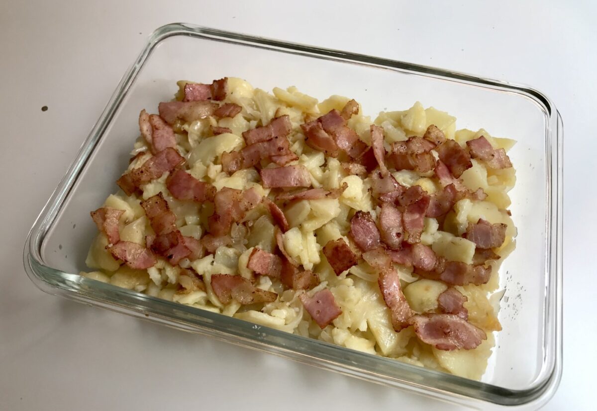 Patatas con bacon y gratinadas con bechamel. Receta fácil paso a paso