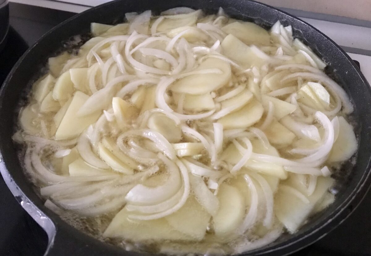 Patatas con bacon y gratinadas con bechamel. Receta fácil paso a paso