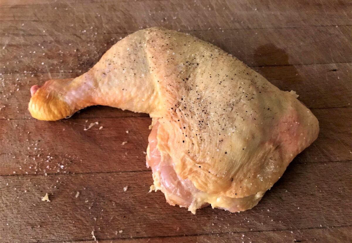 Tallarines rojos con pollo. Receta peruana fácil