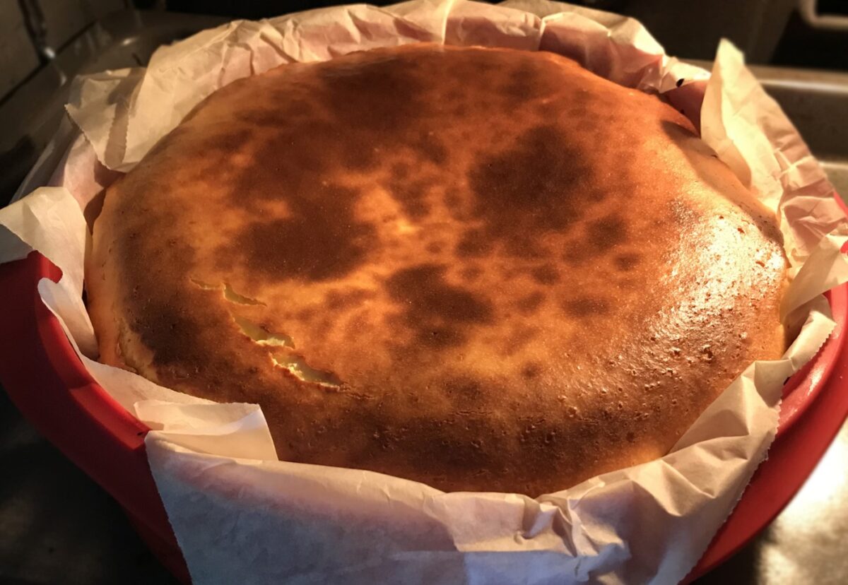 Tarta de queso y yogur con kiwis