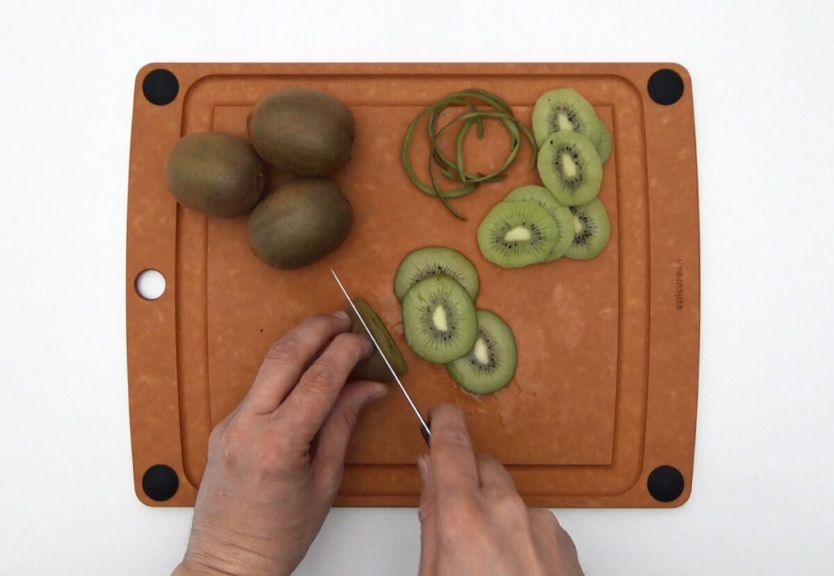 Tarta de queso y yogur con kiwis