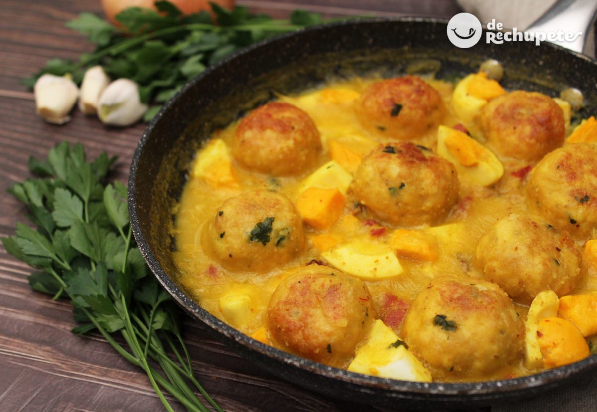 Albóndigas de pollo en salsa pepitoria, la receta de la abuela