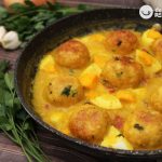 Albóndigas de pollo en salsa pepitoria, la receta de la abuela