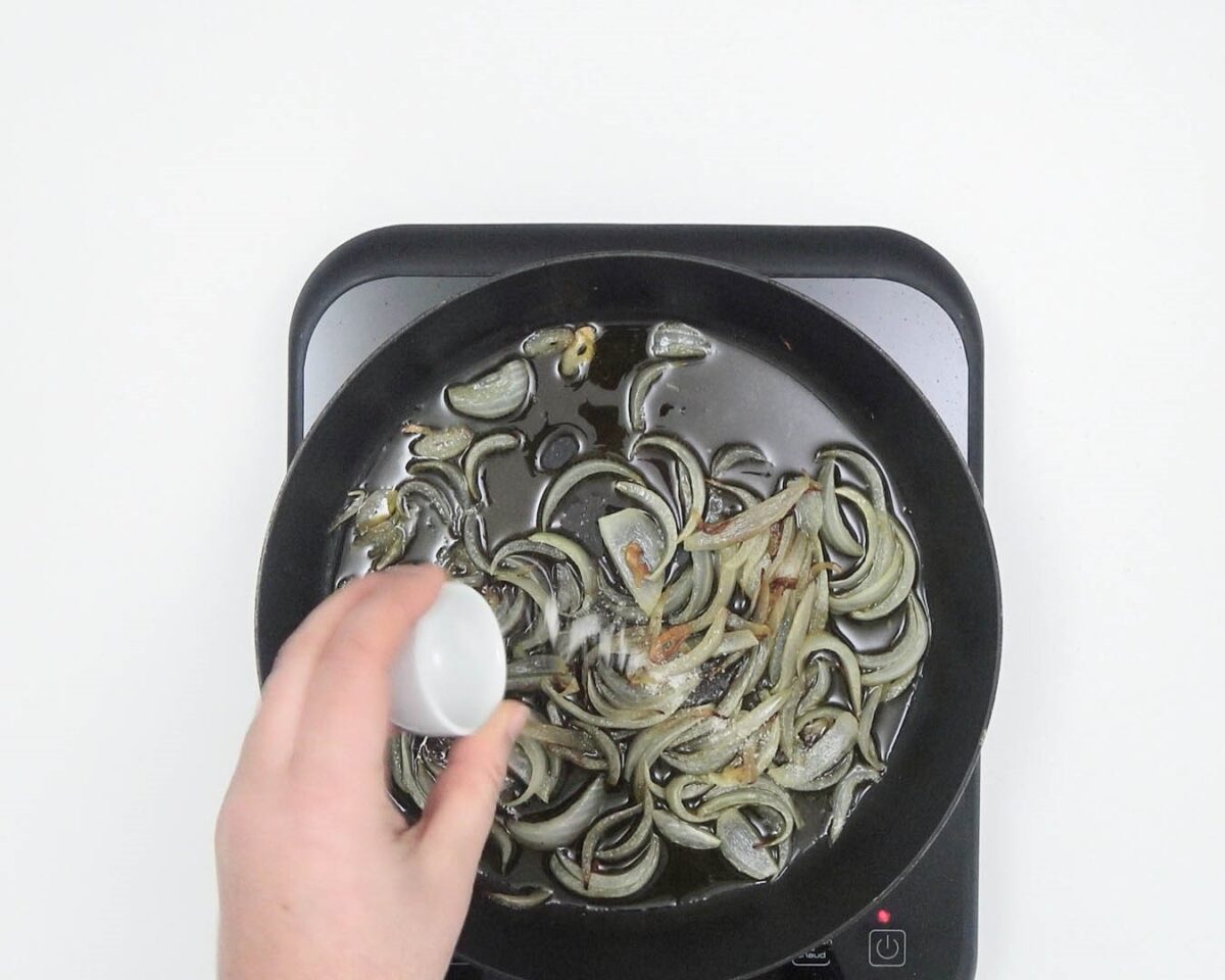 Bacalao con coliflor, patatas y refrito. Receta tradicional gallega