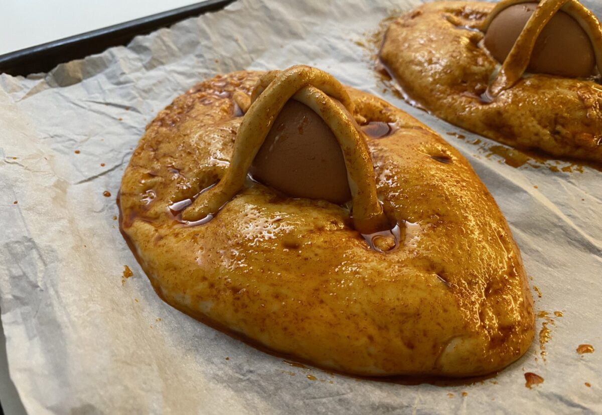 Hornazos de ochíos salados con pimentón. Receta tradicional de Semana Santa en Úbeda y Baeza