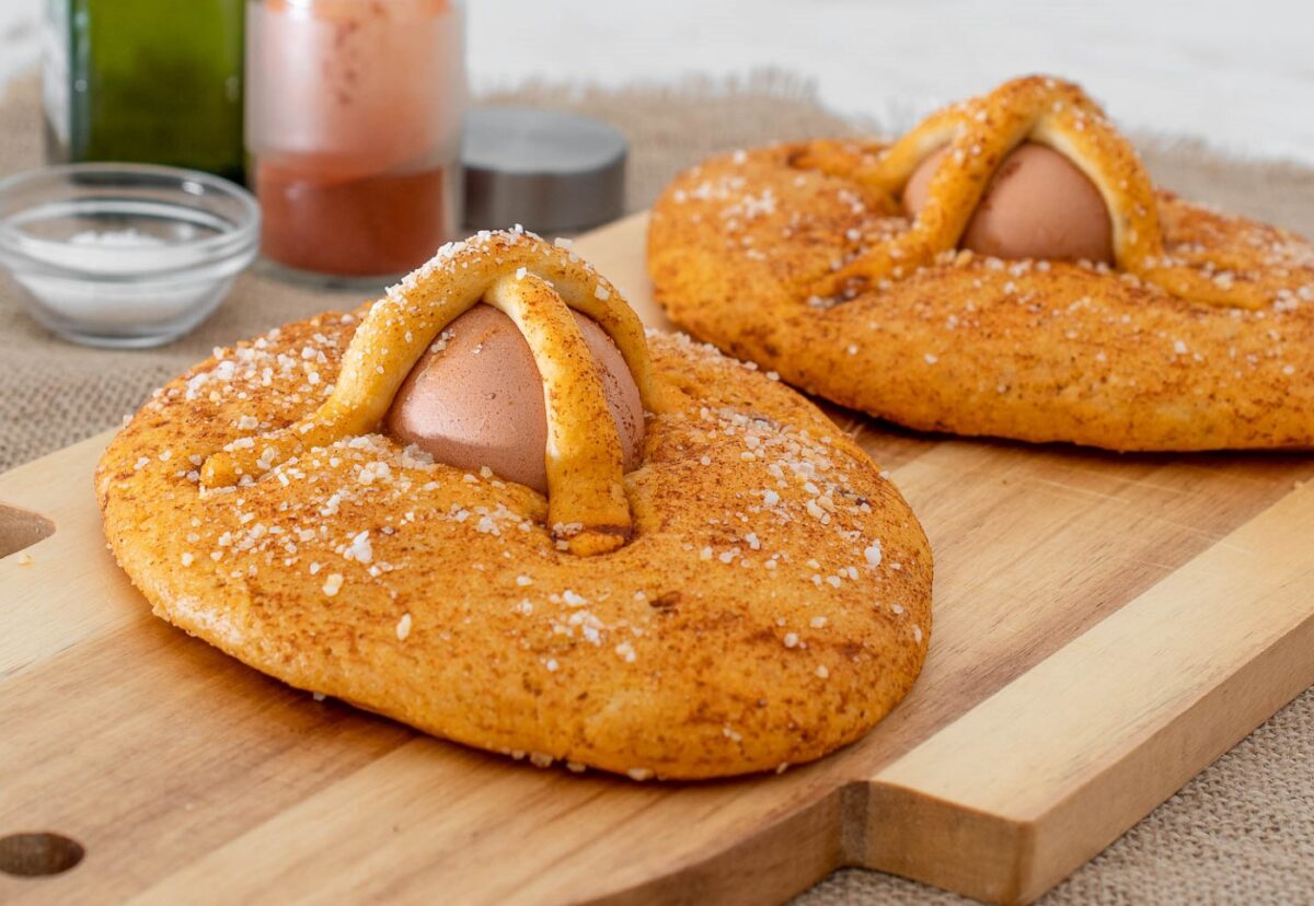 Hornazos de ochíos salados con pimentón. Receta tradicional de Semana Santa en Úbeda y Baeza
