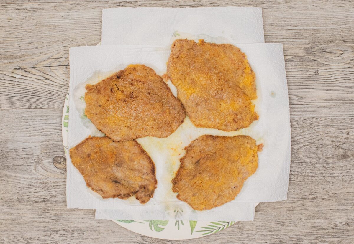 Milanesas de ternera a la napolitana. Receta argentina paso a paso