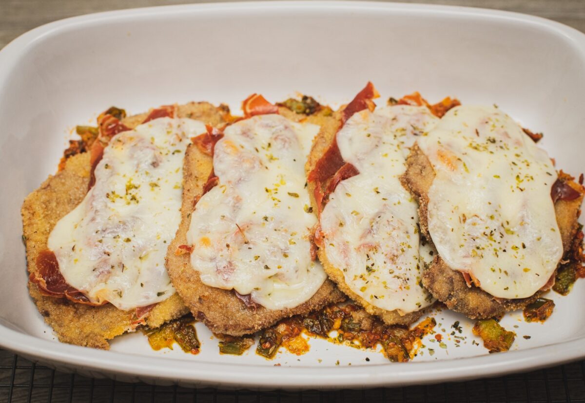 Milanesas de ternera a la napolitana. Receta argentina paso a paso