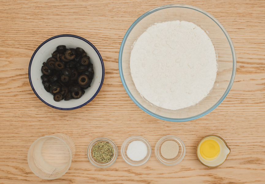 Cómo hacer pan con aceitunas y romero