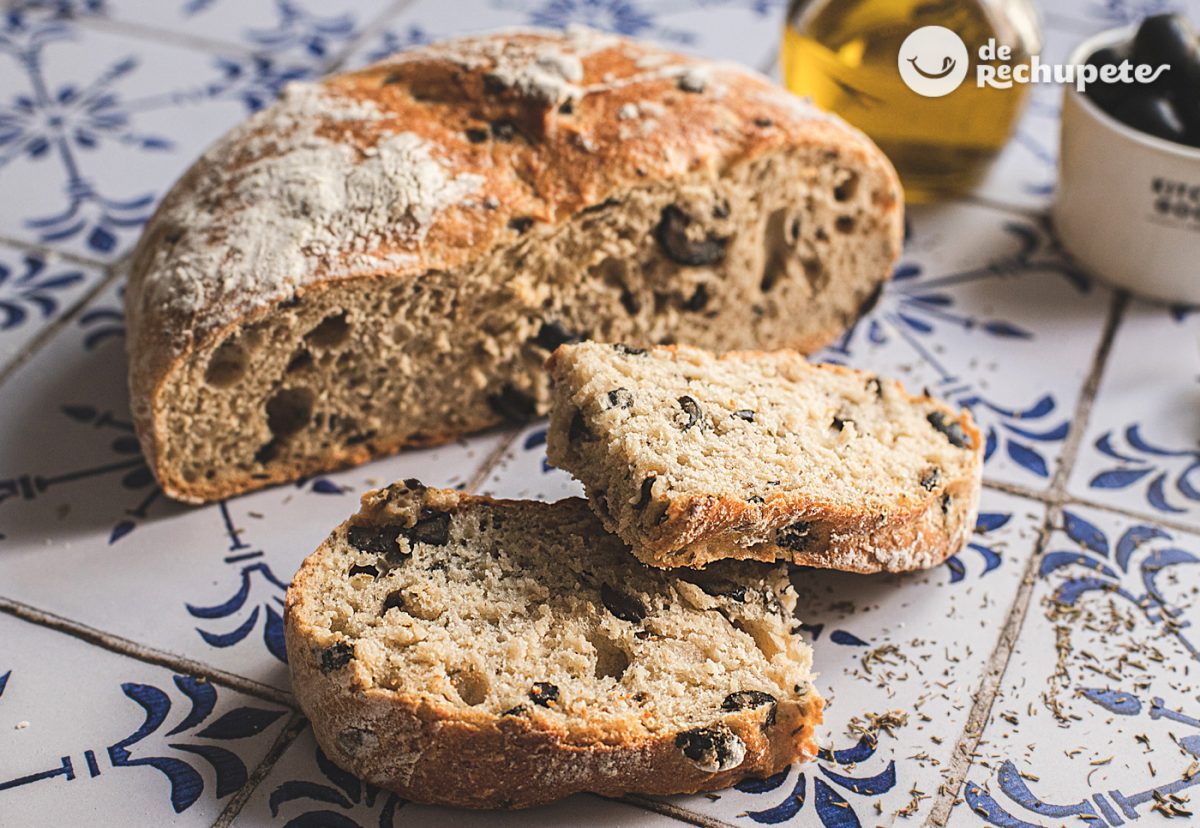 Cómo hacer pan con aceitunas y romero