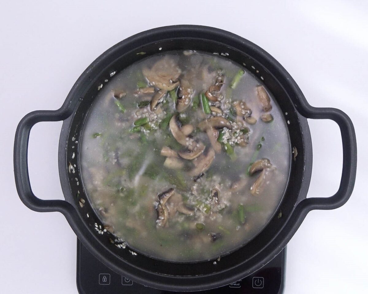 Arroz con espárragos verdes. Receta vegetariana para disfrutar del arroz