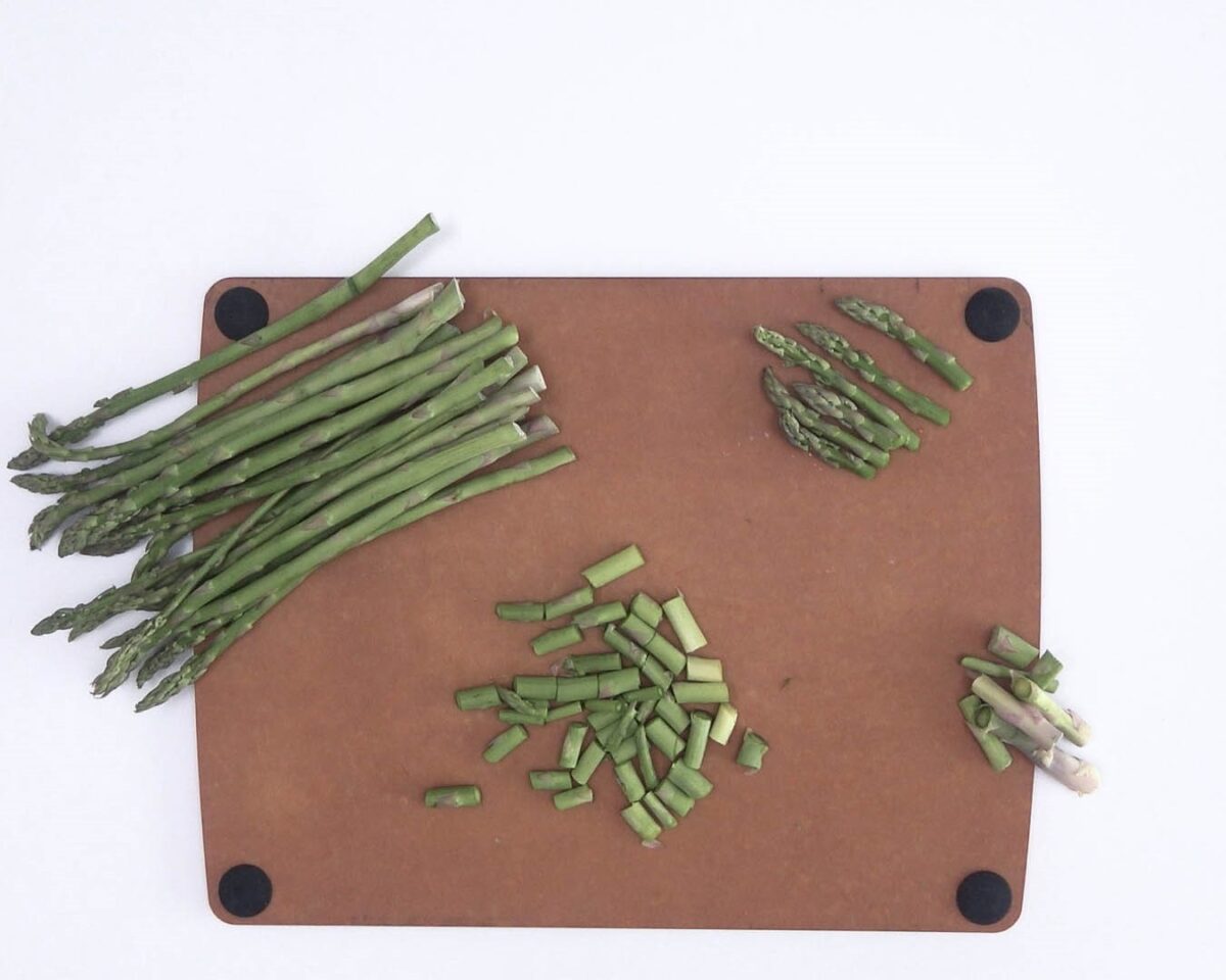 Arroz con espárragos verdes. Receta vegetariana para disfrutar del arroz
