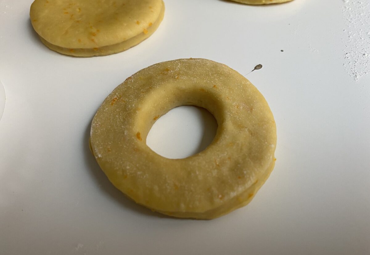 Donuts de naranja caseros. Tu merienda redonda con naranjas de temporada