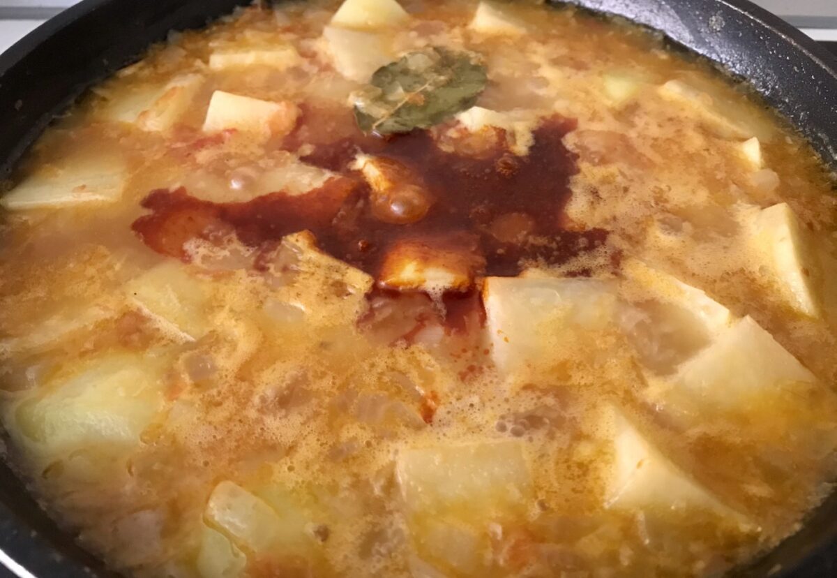 Patatas con bacalao, receta de la abuela