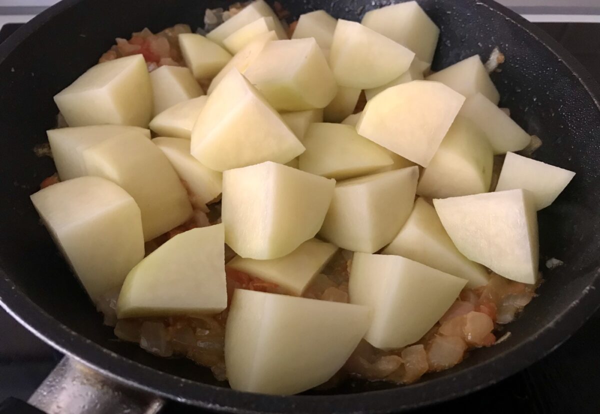 Patatas con bacalao, receta de la abuela