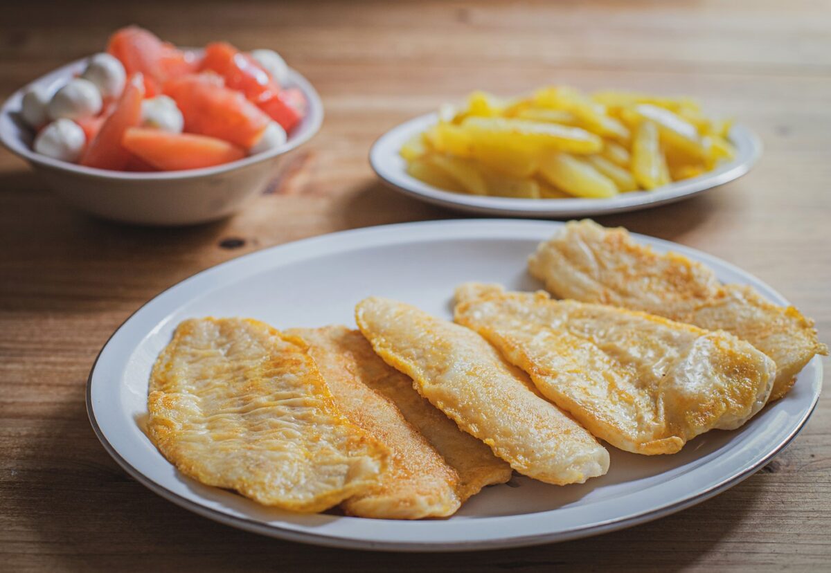 Merluza a la romana, una receta sencilla para comer o cenar