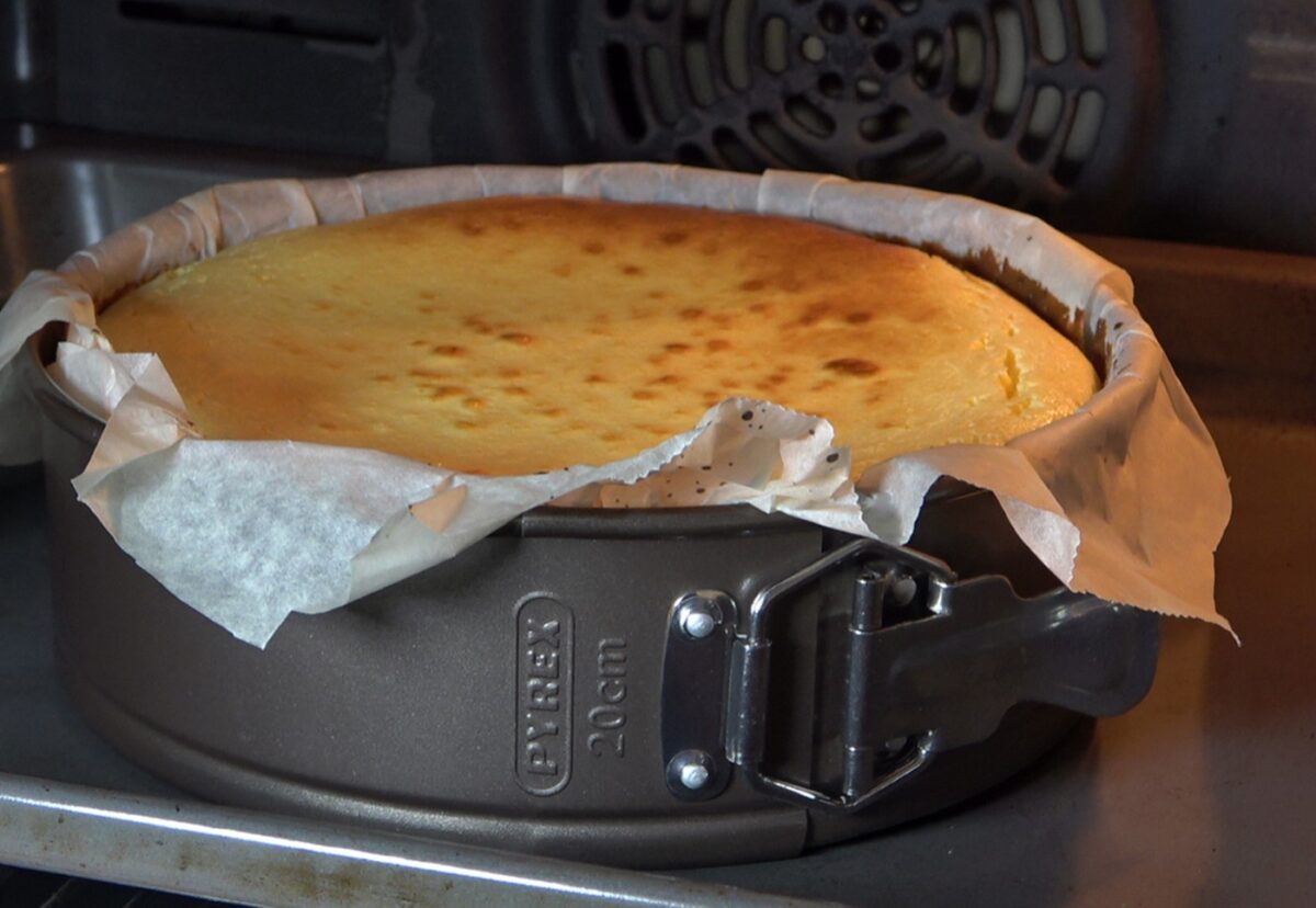Basque cheesecake o tarta de queso vasca