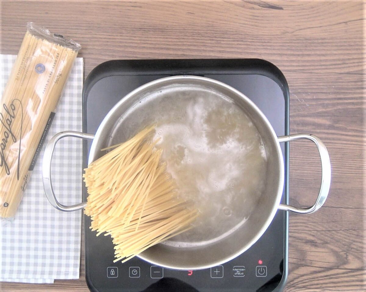 Cómo hacer espaguetis boloñesa. Spaguetti alla bolognesa