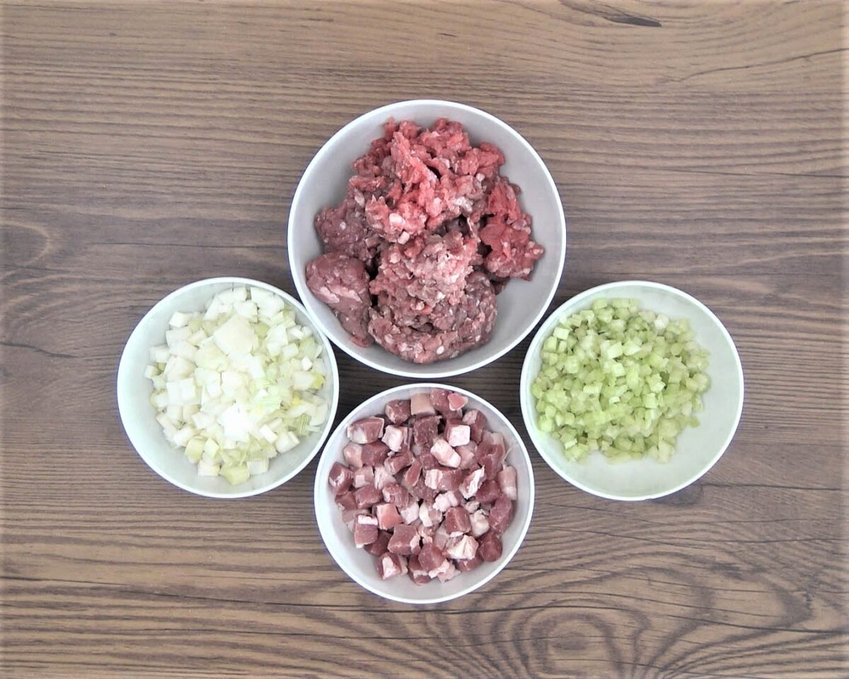 Cómo hacer espaguetis boloñesa. Spaguetti alla bolognesa