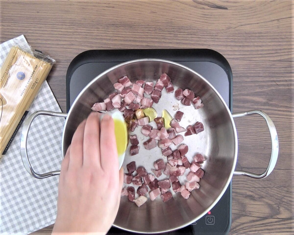 Cómo hacer espaguetis boloñesa. Spaguetti alla bolognesa