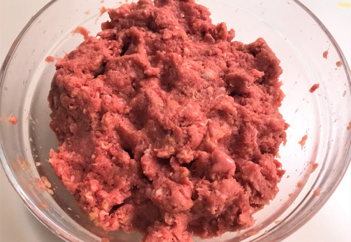 Guiso de pollo con pelotas de carne. Receta murciana paso a paso