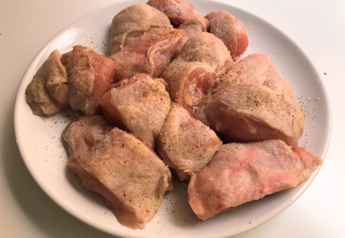 Guiso de pollo con pelotas de carne. Receta murciana paso a paso