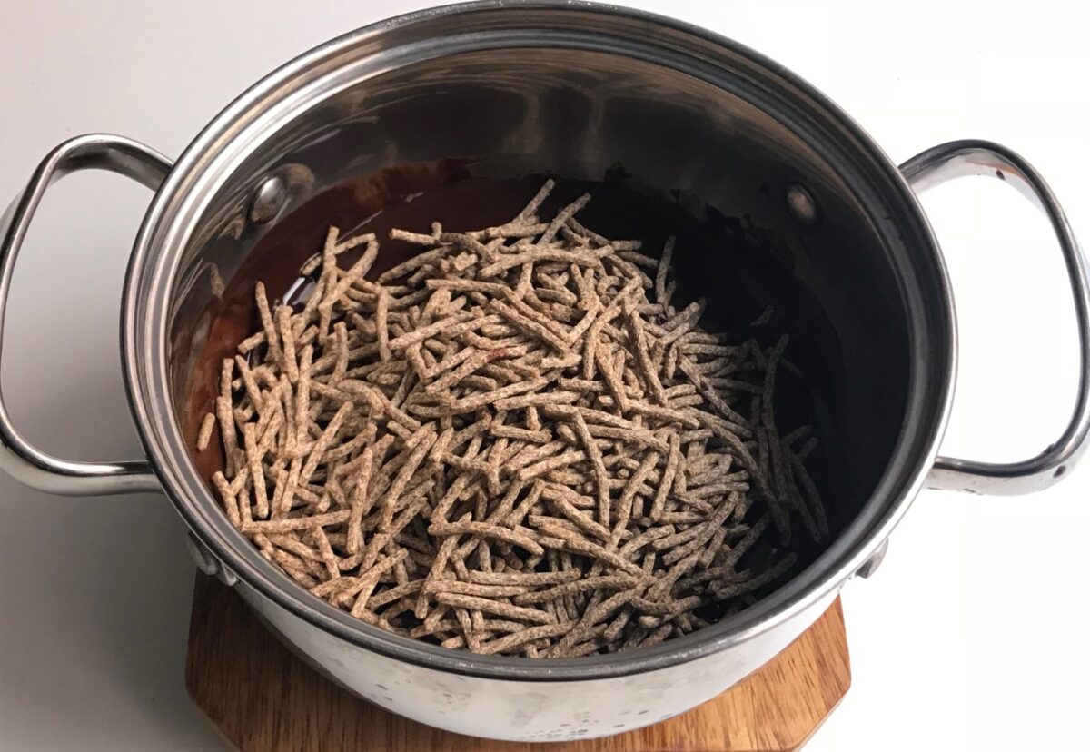 Nidos de chocolate para los huevos de Pascua