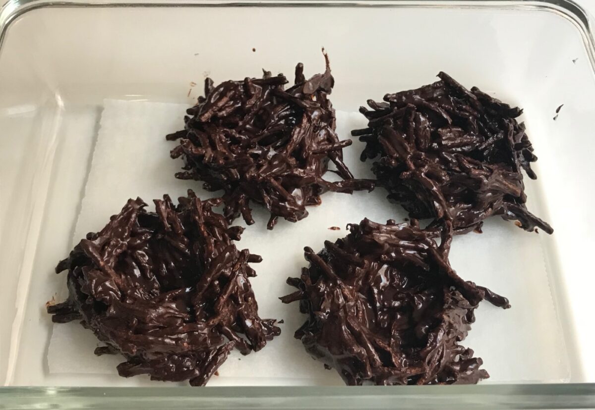 Nidos de chocolate para los huevos de Pascua