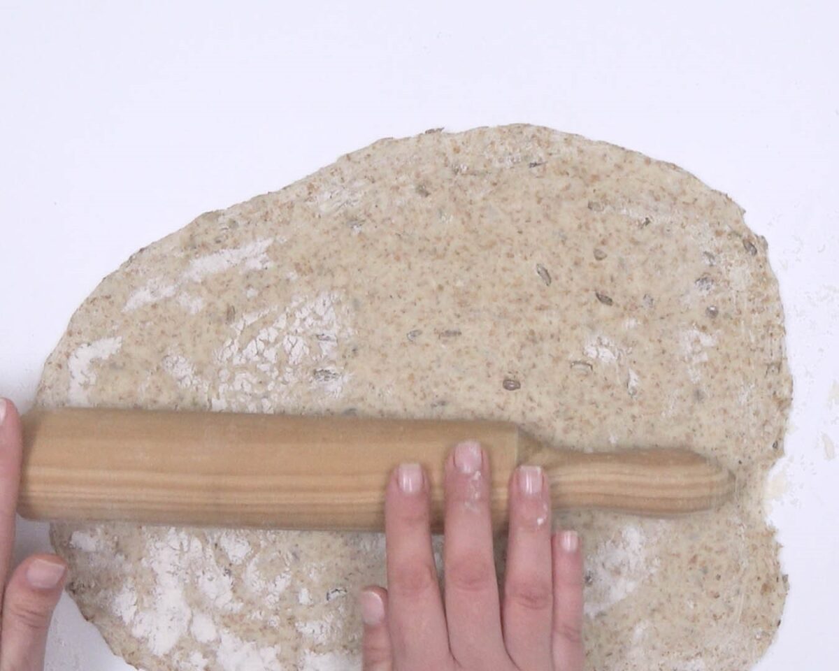 Palitos de pan integral con pipas de girasol