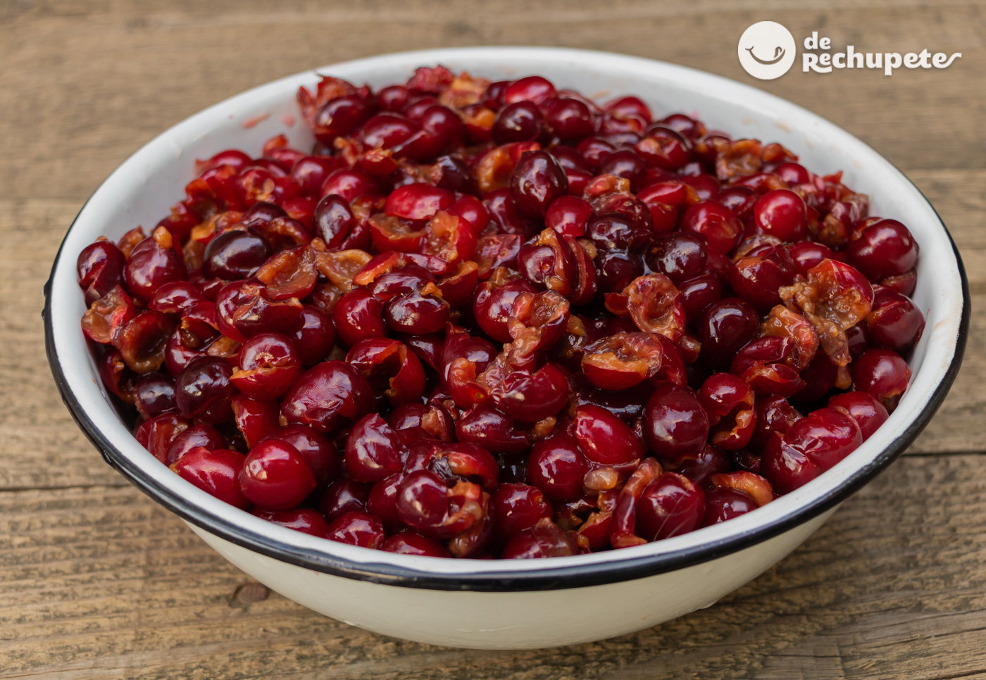 Cómo deshuesar cerezas y picotas fácilmente sin partirlas