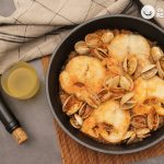 Merluza con almejas a la sidra. Receta tradicional paso a paso