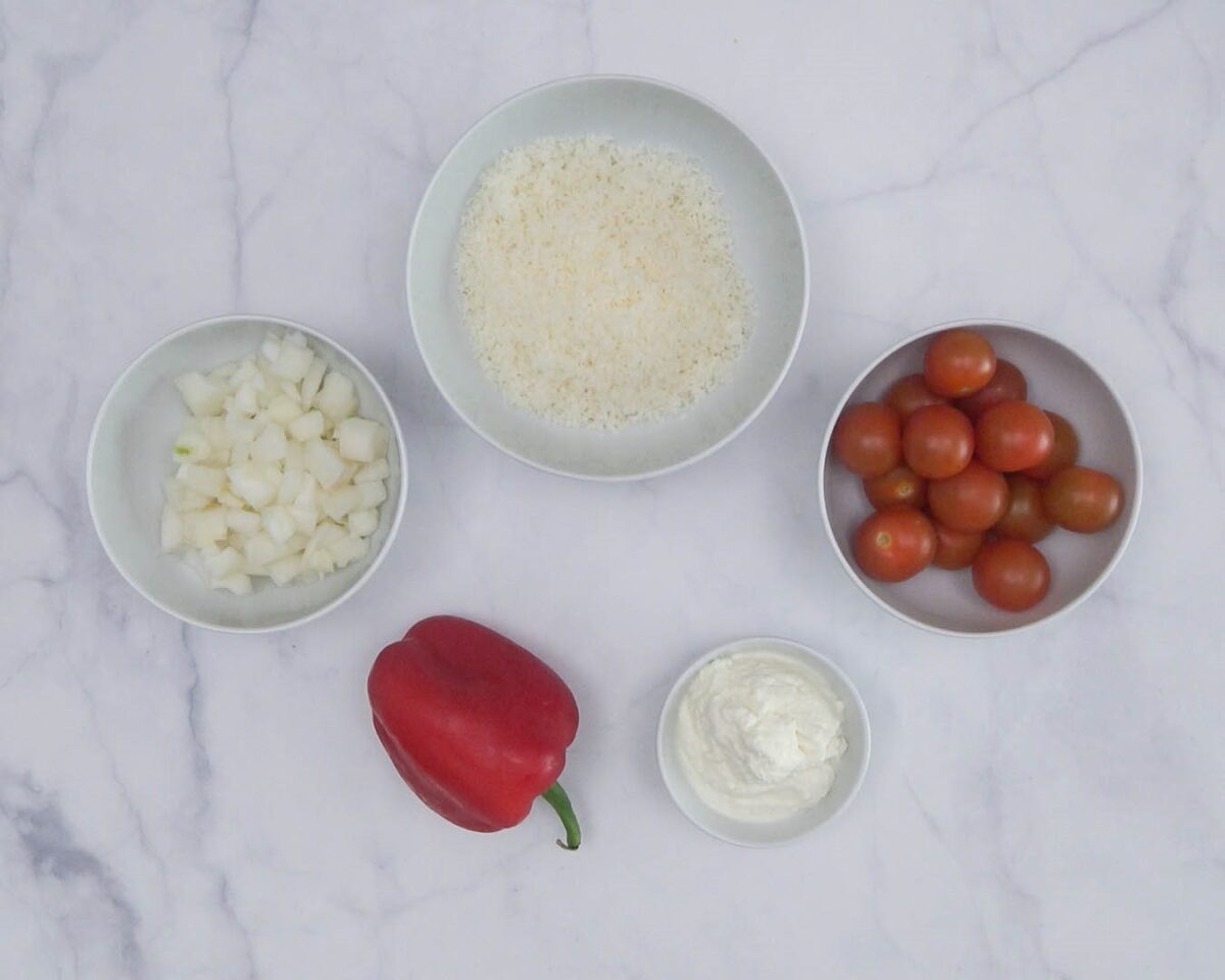 Penne ziti rigate con pesto alla calabrese. Receta de pasta italiana paso a paso