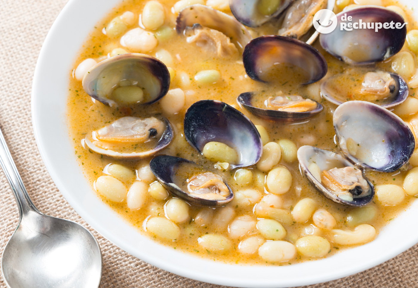 Alubias, frijoles, habichuelas, fabas, fabes, verdinas... ¿Son lo mismo? Recetas que puedes hacer con ellas