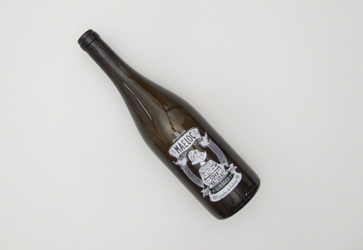 Merluza con almejas a la sidra. Receta tradicional paso a paso