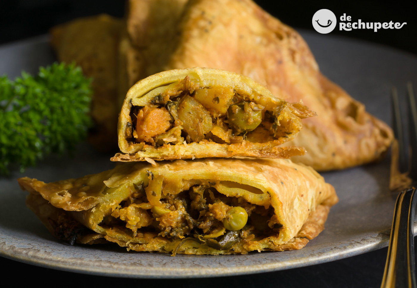 Samosas. ¿qué son? tipos, origen e historia. nuestras recomendaciones