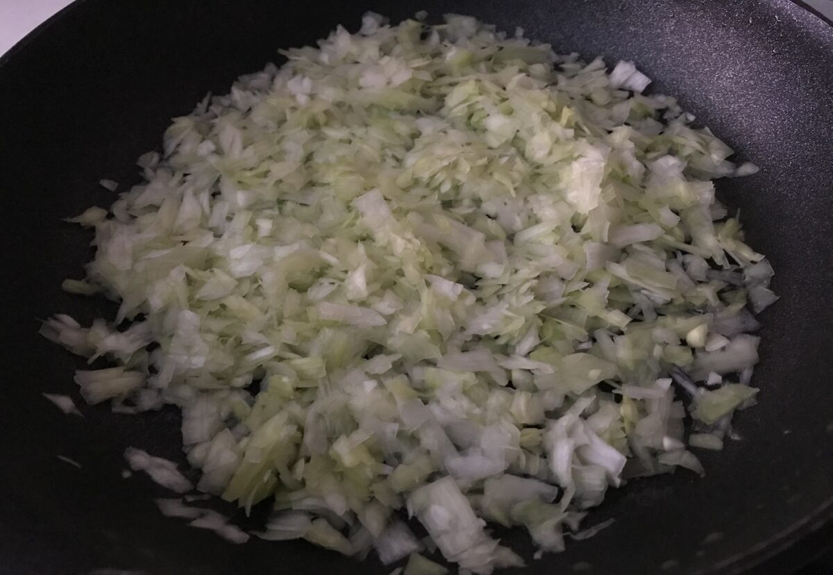 Albóndigas de lentejas y verduras al horno. Receta vegetariana sabrosa y saludable