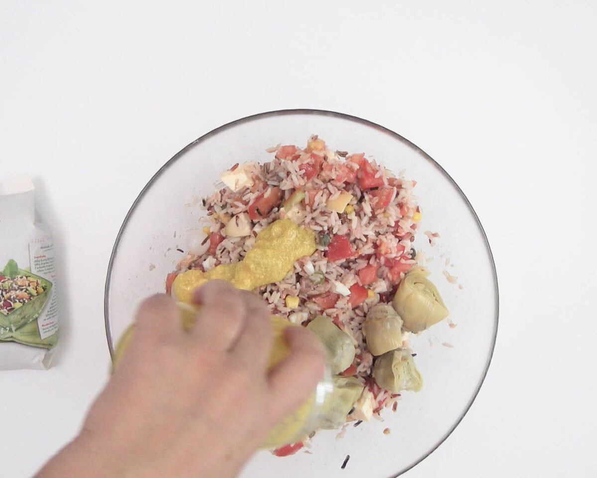 Cómo hacer una ensalada de arroz y atún. Receta fácil perfecta para el verano